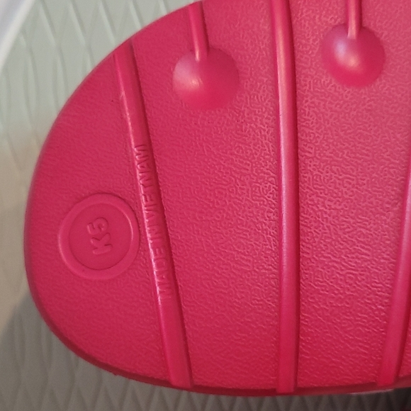 Adidas Pink Slides sz little girls k5 - Picture 6 of 6